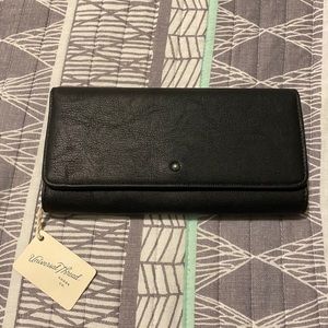 Universal thread wallet